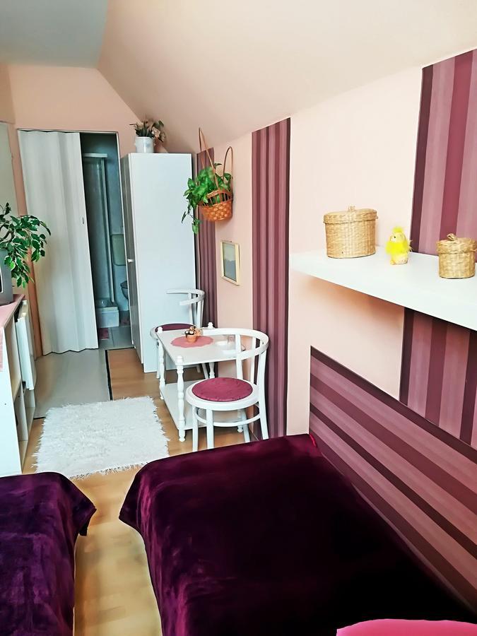 Castello Vendeg Es Apartmanhaz เอ็กเกอร์ ภายนอก รูปภาพ